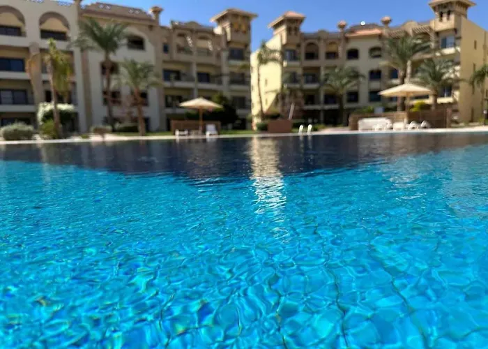 Resort-style Luxury With Pool And Sea View In Sahl Hasheesh Apartment *