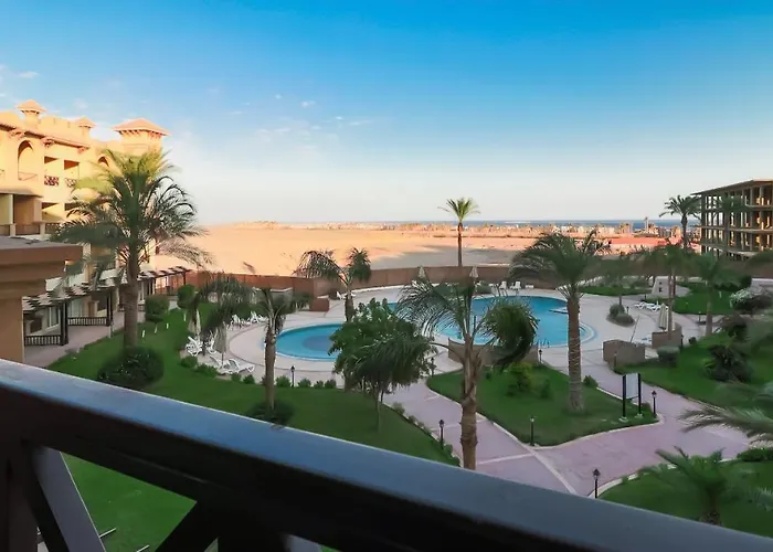 Resort-style Luxury With Pool And Sea View In Sahl Hasheesh