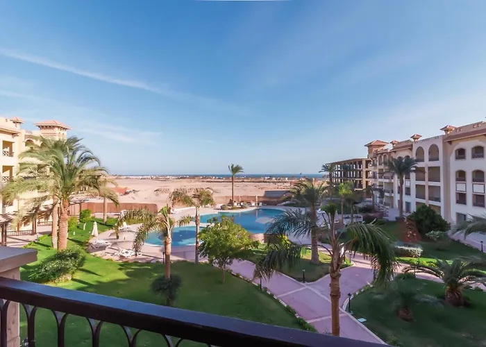 Resort-style Luxury With Pool And Sea View In Sahl Hasheesh